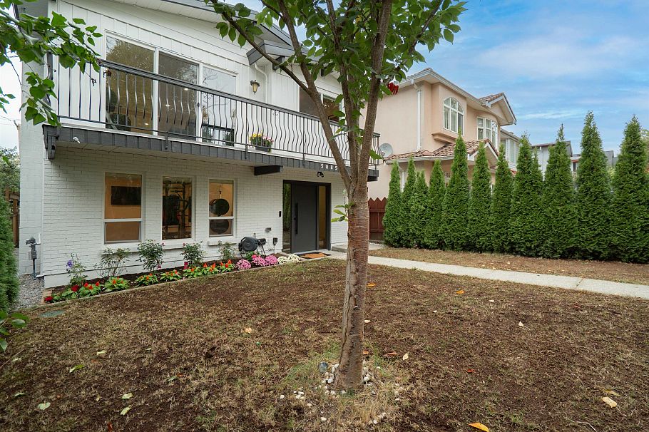 5885 Sherbrooke Street Vancouver, BC - 31