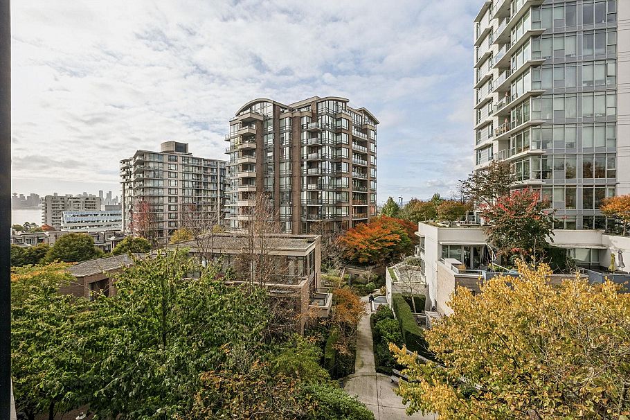 605 151 W 2nd Street North Vancouver, BC - 21