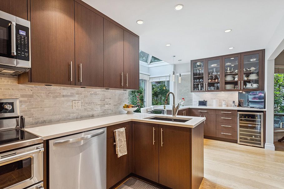 36 1925 Indian River Crescent North Vancouver, BC - 10