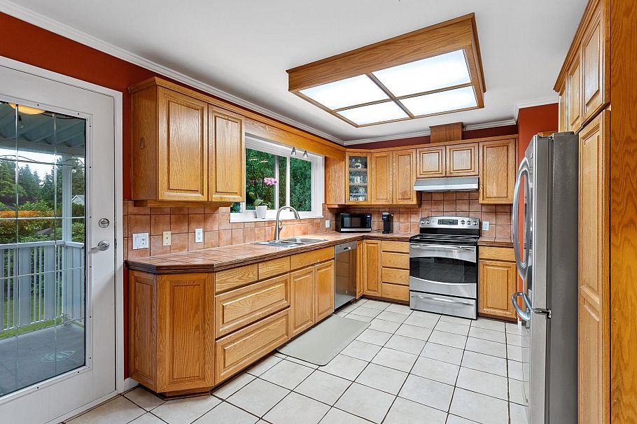 1549 Lynn Valley Road North Vancouver, BC - 13