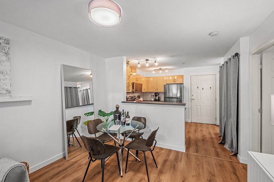 305 305 Lonsdale Avenue North Vancouver, BC - 5