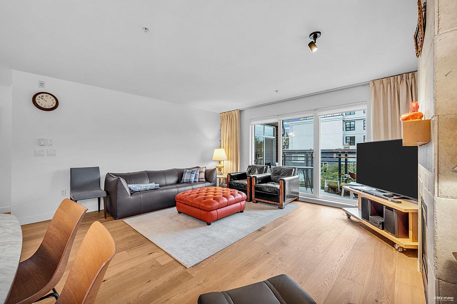 301 2096 W 46th Avenue Vancouver, BC - 4