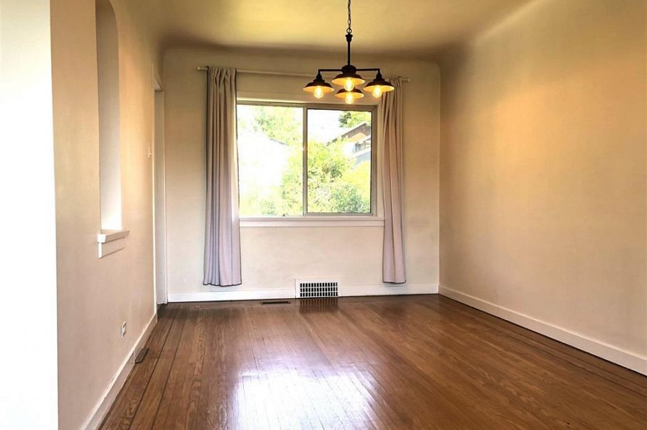 234 W St. James Road North Vancouver, BC - 4