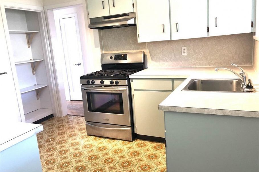 234 W St. James Road North Vancouver, BC - 5