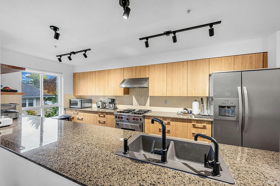 301 2096 W 46th Avenue Vancouver, BC - 11