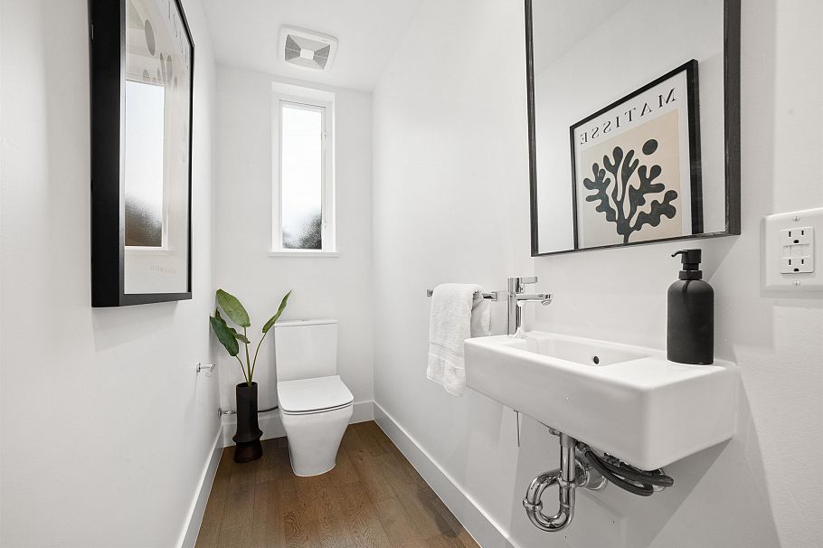 7458 Granville Street Vancouver, BC - 10