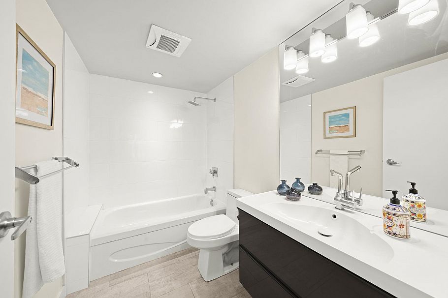 603 1625 Hornby Street Vancouver, BC - 29