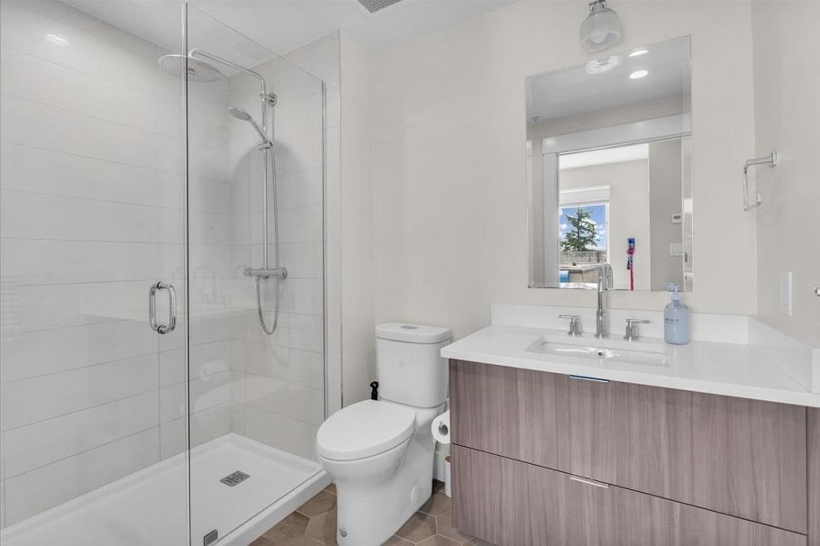 211 1496 Charlotte Road North Vancouver, BC - 19