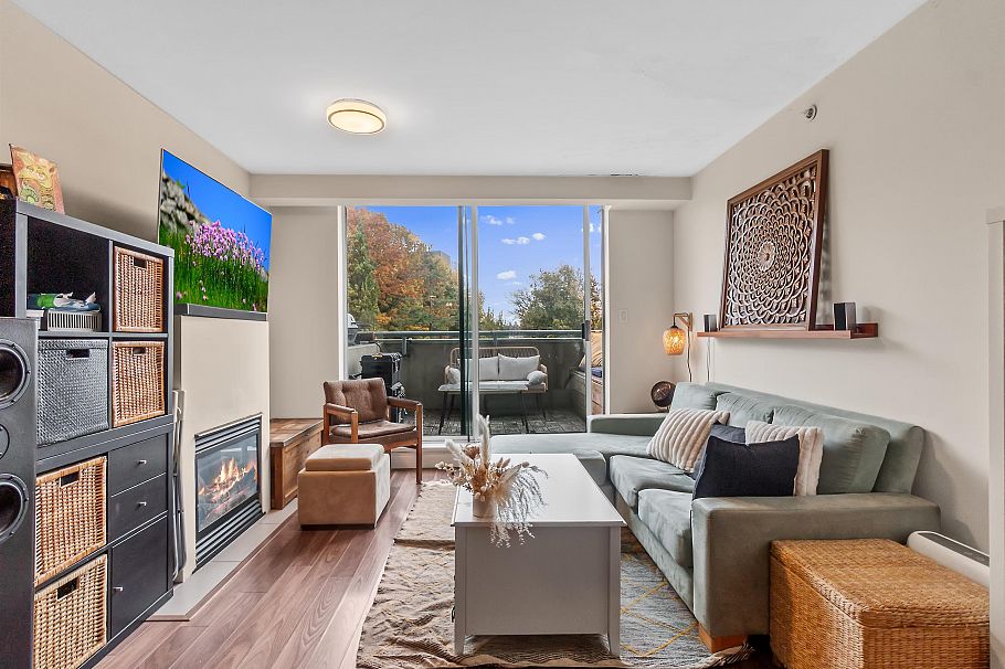 404 1159 Main Street Vancouver, BC - 2