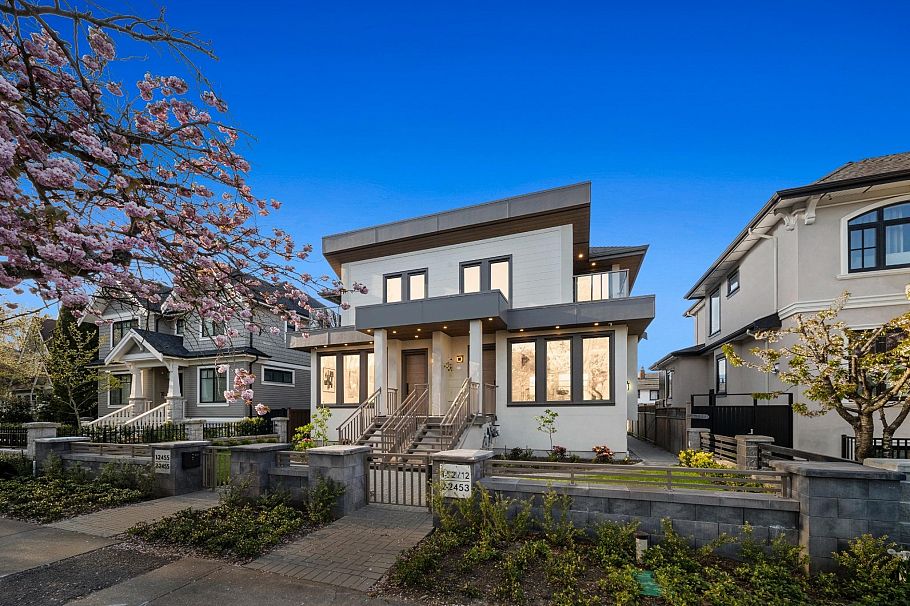 2455 W 10th Avenue Vancouver, BC - 40