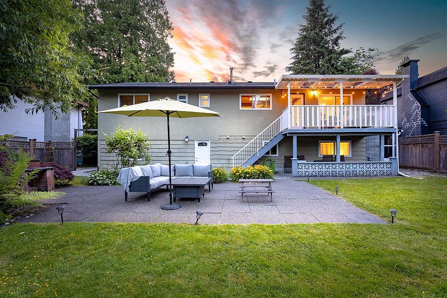 1549 Lynn Valley Road North Vancouver, BC - 25