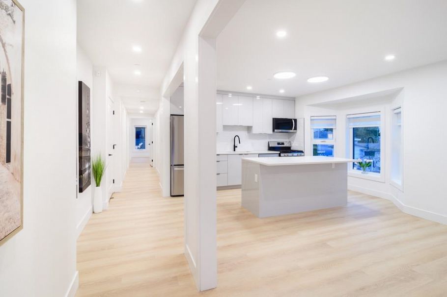 3304 Wellington Avenue Vancouver, BC - 2