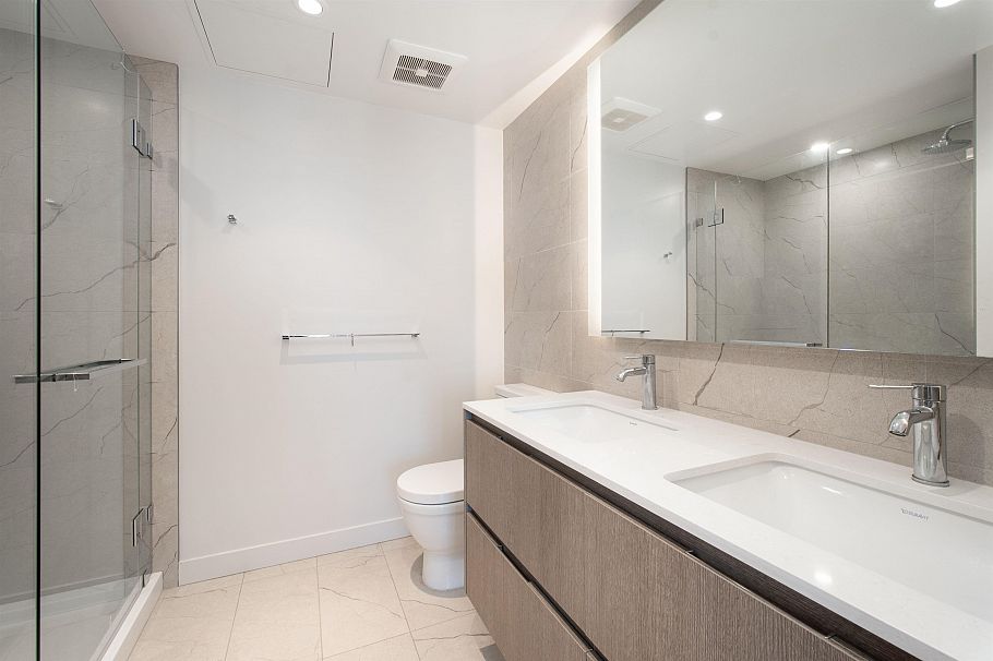 1807 1500 Fern Street North Vancouver, BC - 18