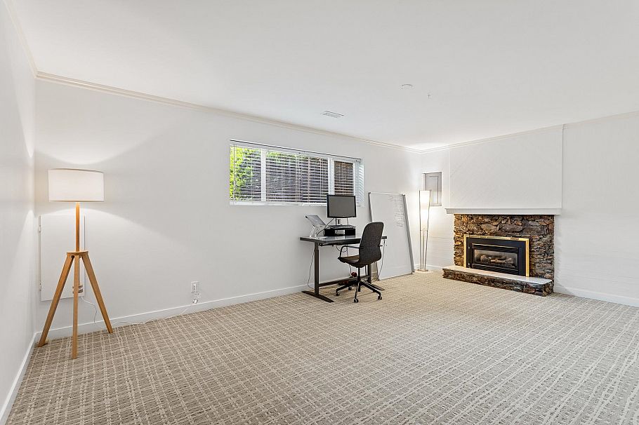 1549 Lynn Valley Road North Vancouver, BC - 29