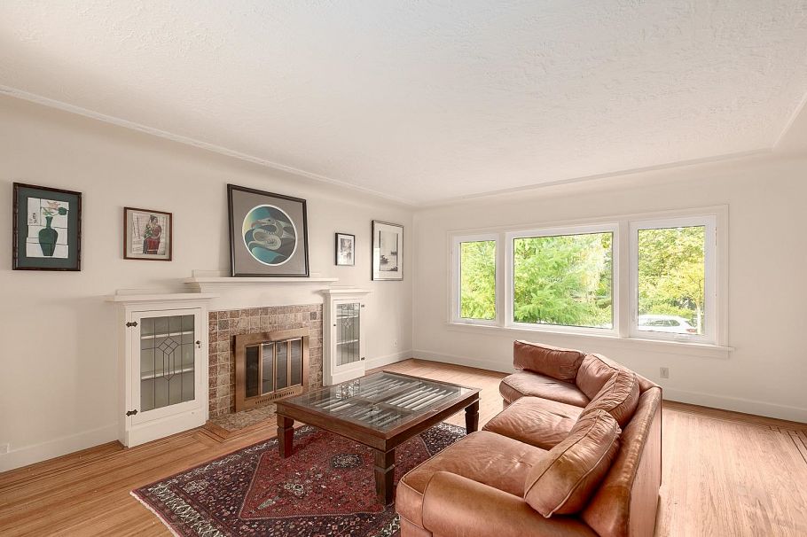 3782 W 24th Avenue Vancouver, BC - 10