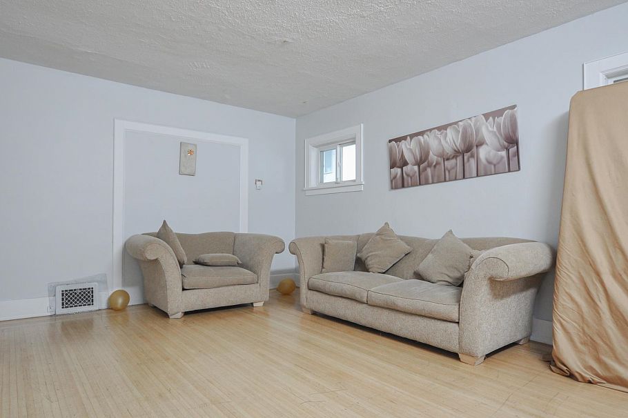 1342 E 24th Avenue Vancouver, BC - 6