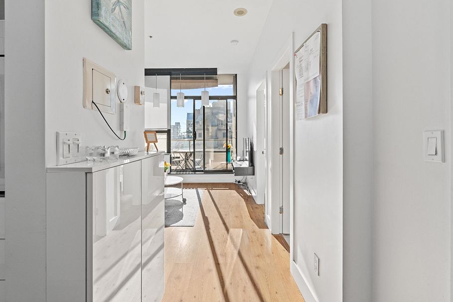 910 1010 Howe Street Vancouver, BC - 20