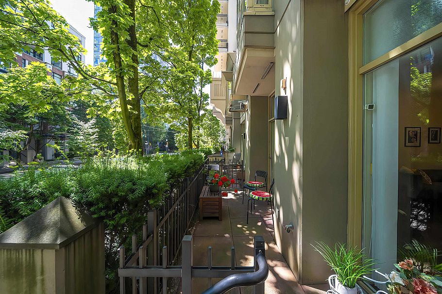 983 Richards Street Vancouver, BC - 33