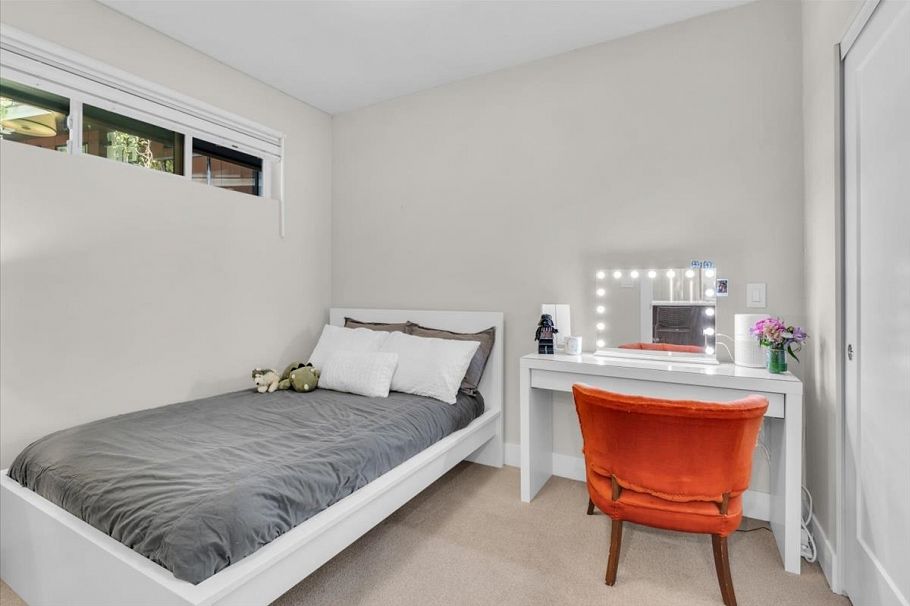 211 1496 Charlotte Road North Vancouver, BC - 21