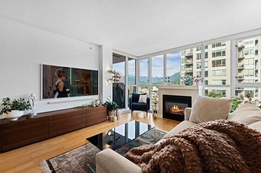 1004 121 W 16th Street North Vancouver, BC - 4