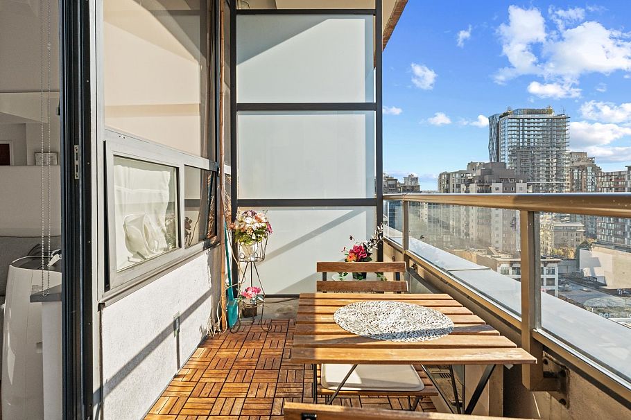 910 1010 Howe Street Vancouver, BC - 1