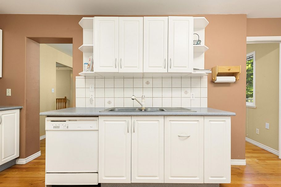 1224 W 23rd Street North Vancouver, BC - 10