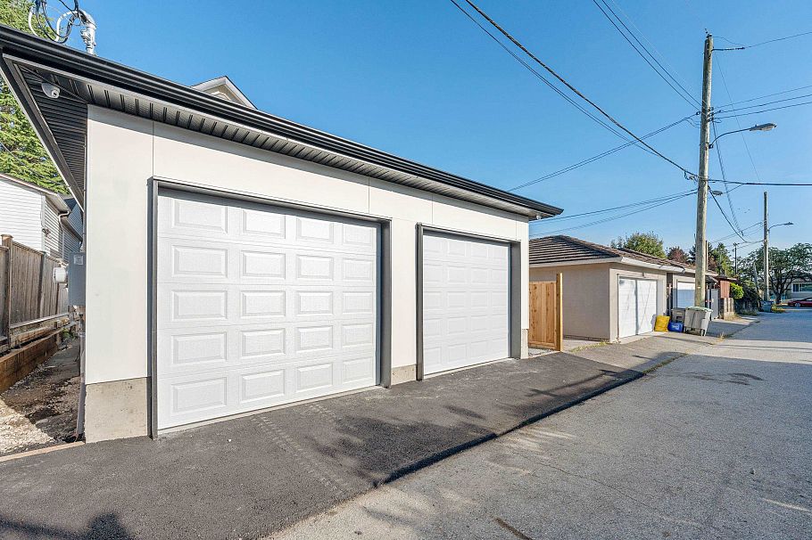 1 6933 Prince Edward Street Vancouver, BC - 37