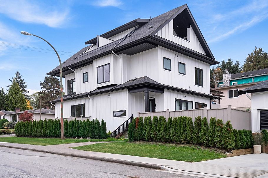 2140 E 20th Avenue Vancouver, BC - 1