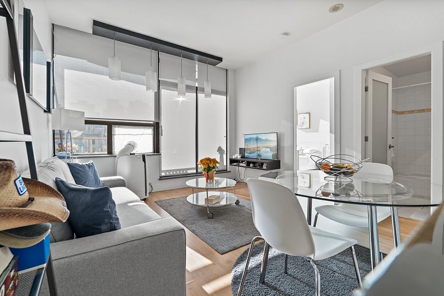 910 1010 Howe Street Vancouver, BC - 25