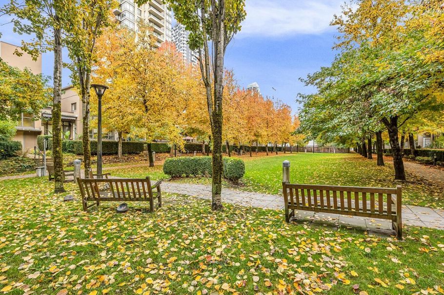 2006 2345 Madison Avenue Burnaby, BC - 30