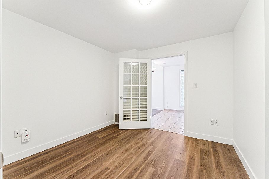 865 E 12th Street North Vancouver, BC - 16