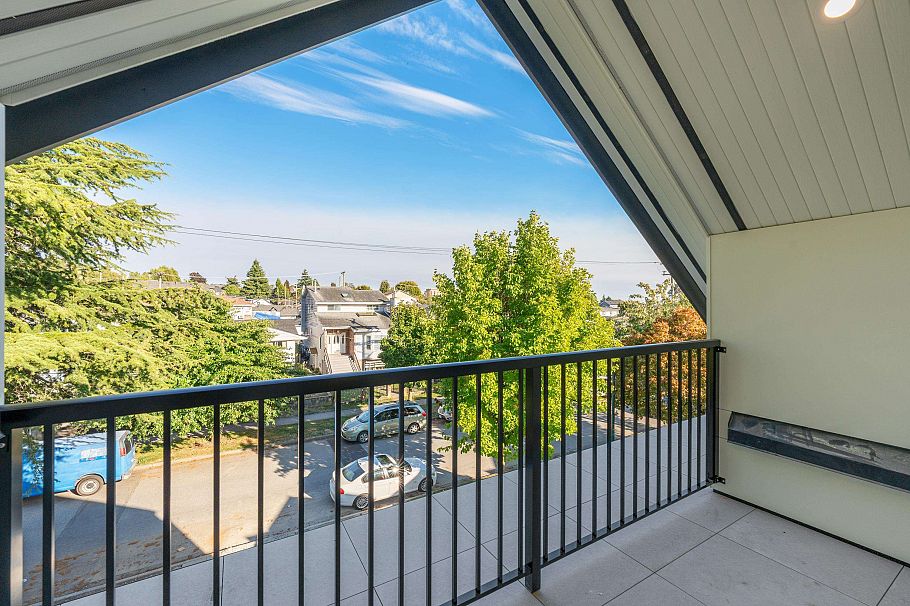 1 6933 Prince Edward Street Vancouver, BC - 32