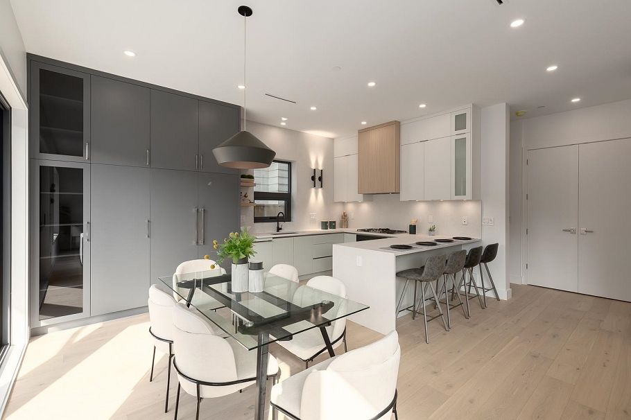 2 3186 W 11th Avenue Vancouver, BC - 4