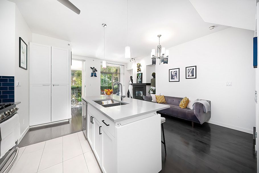 983 Richards Street Vancouver, BC - 5