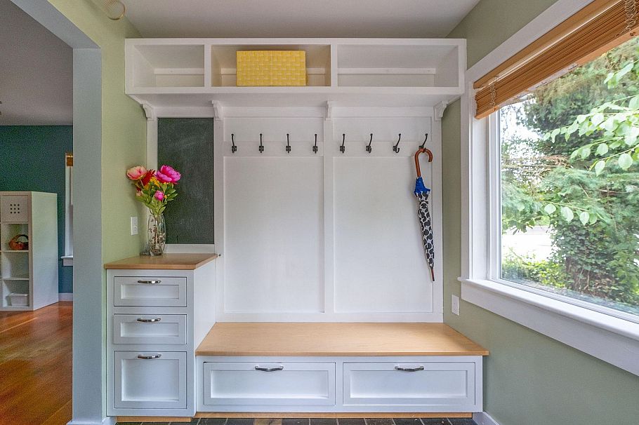 1075 Gladwin Drive North Vancouver, BC - 2