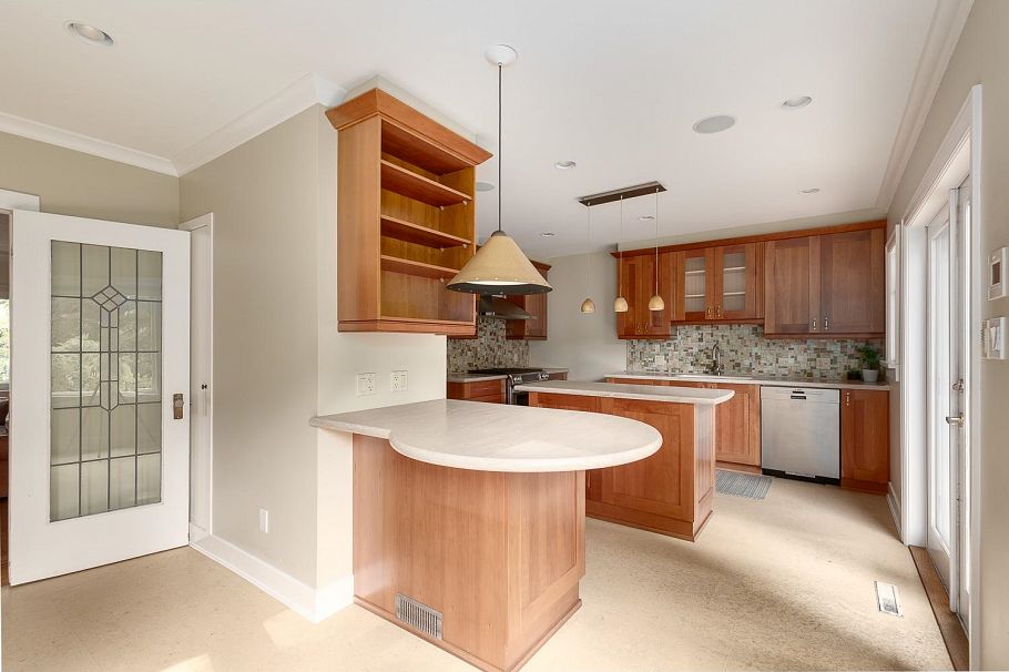 3782 W 24th Avenue Vancouver, BC - 9