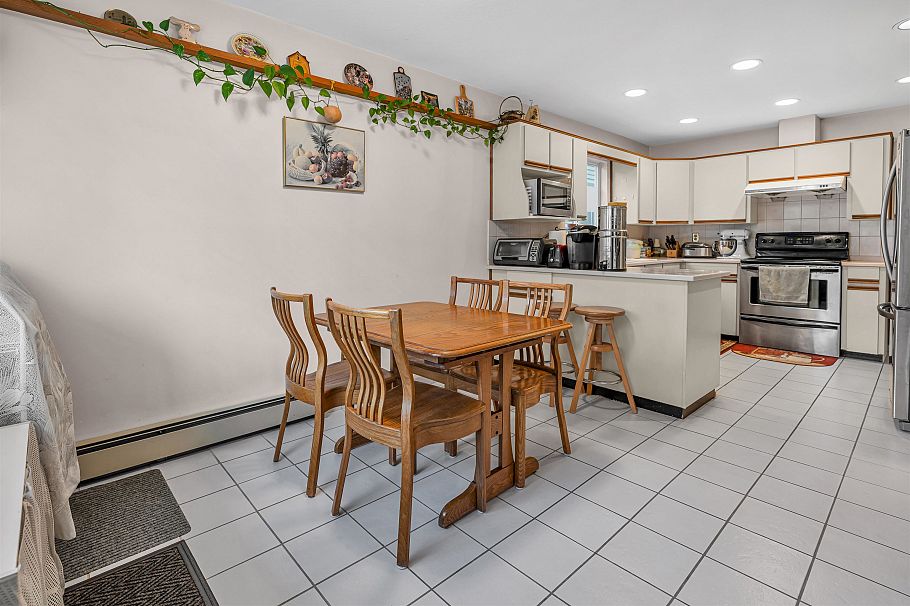 3863 W 30th Avenue Vancouver, BC - 19