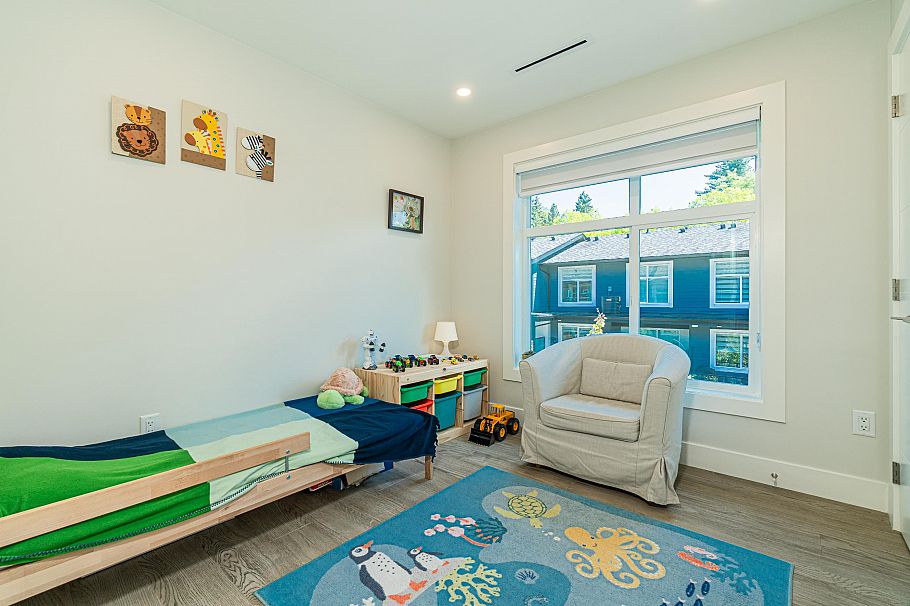 11 933 Premier Street North Vancouver, BC - 23