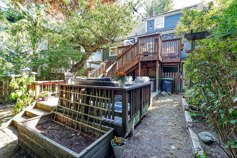 1807 E 35th Avenue Vancouver, BC - 22