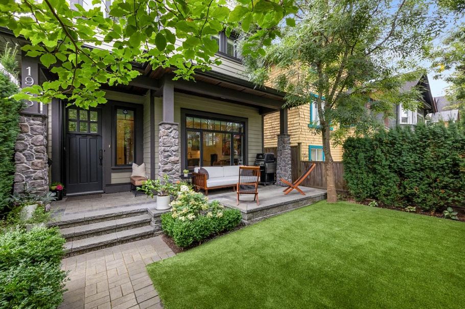 1923 Grant Street Vancouver, BC - 2
