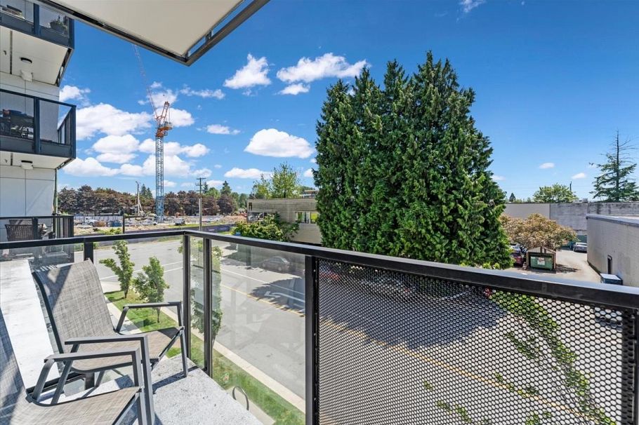 211 1496 Charlotte Road North Vancouver, BC - 8