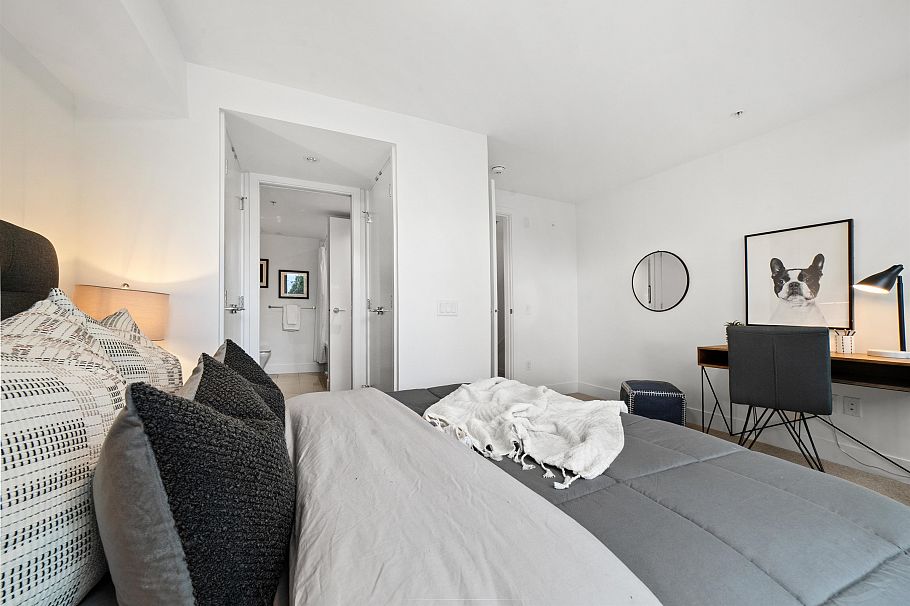 7458 Granville Street Vancouver, BC - 17