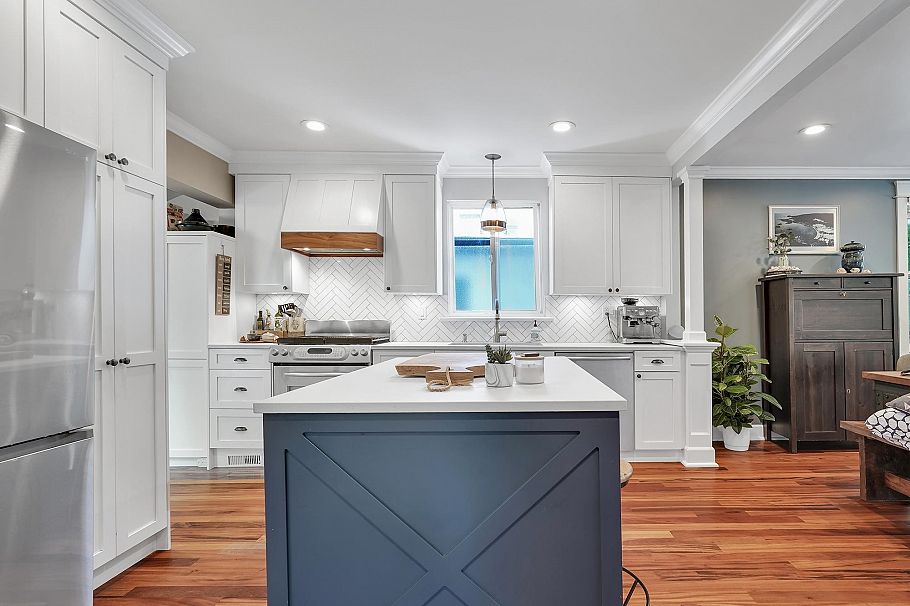 1807 E 35th Avenue Vancouver, BC - 3