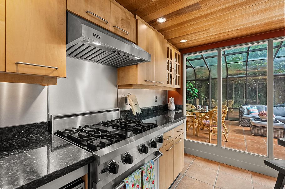 5588 Olympic Street Vancouver, BC - 14