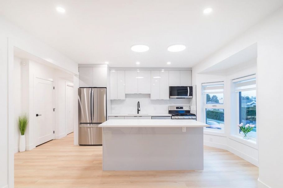 3304 Wellington Avenue Vancouver, BC - 4