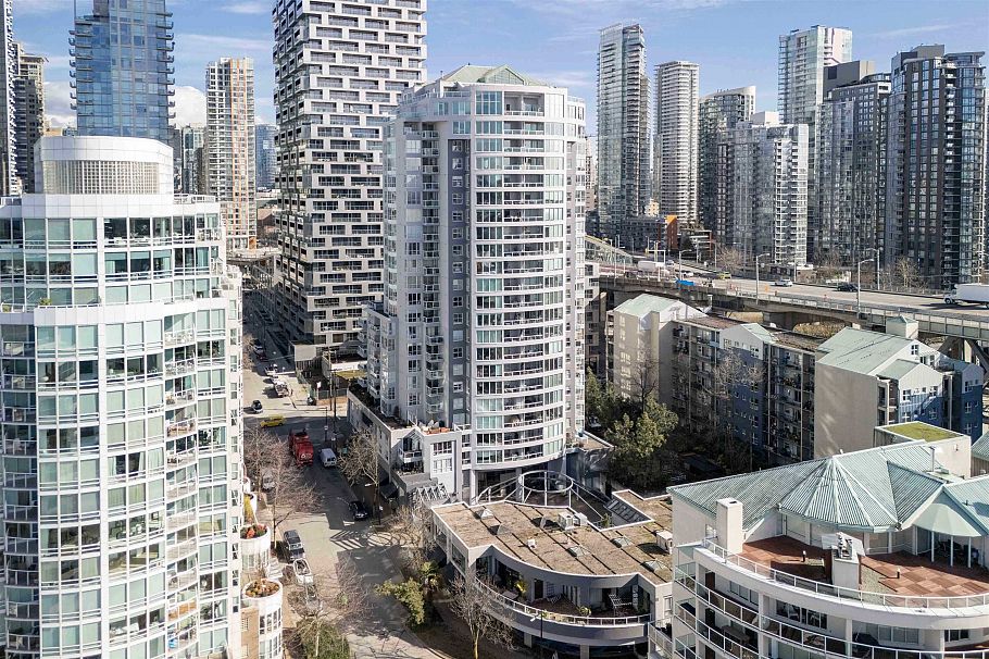 1501 1500 Howe Street Vancouver, BC - 16