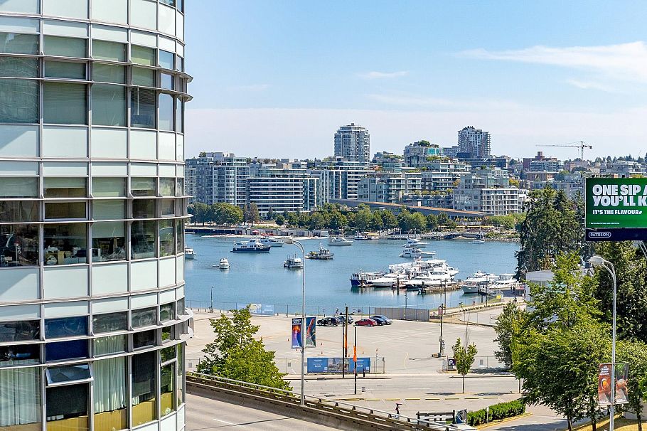 609 111 W Georgia Street Vancouver, BC - 33