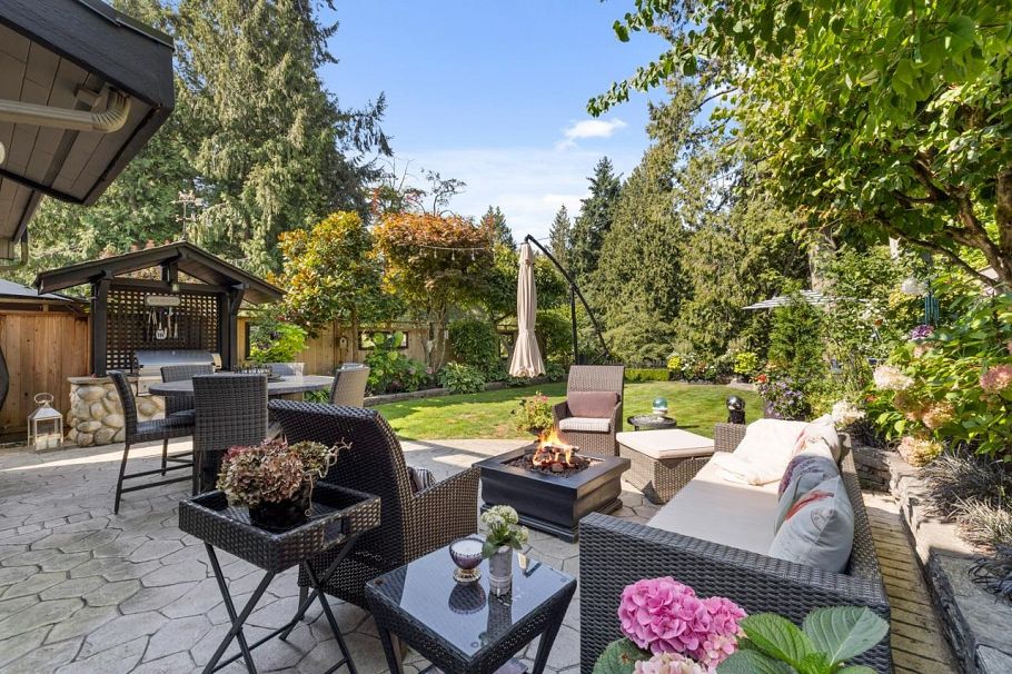 849 Riverside Drive North Vancouver, BC - 26