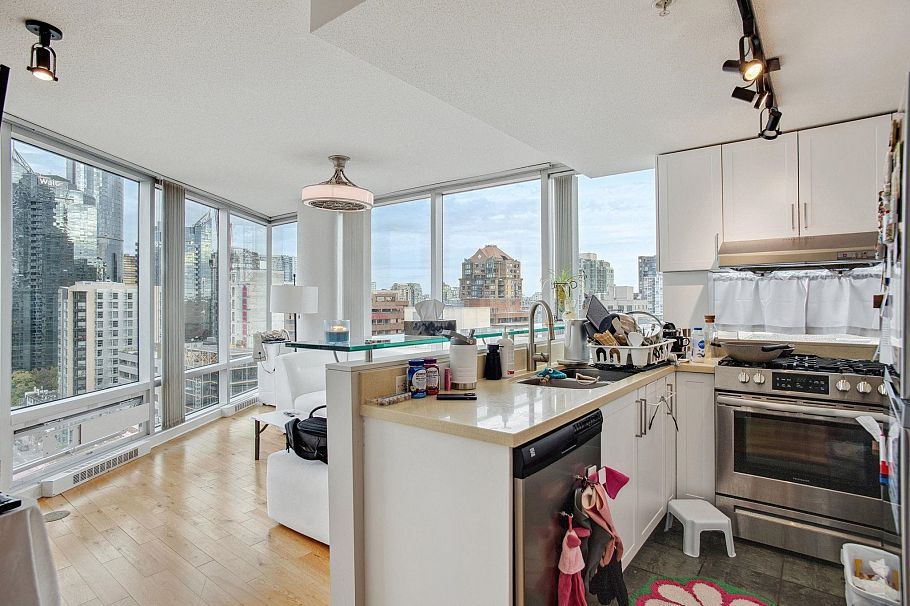 1702 1003 Burnaby Street Vancouver, BC - 5