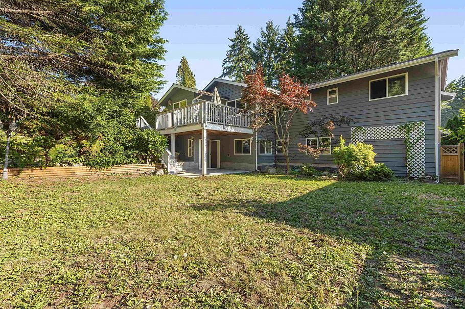 1224 W 23rd Street North Vancouver, BC - 36